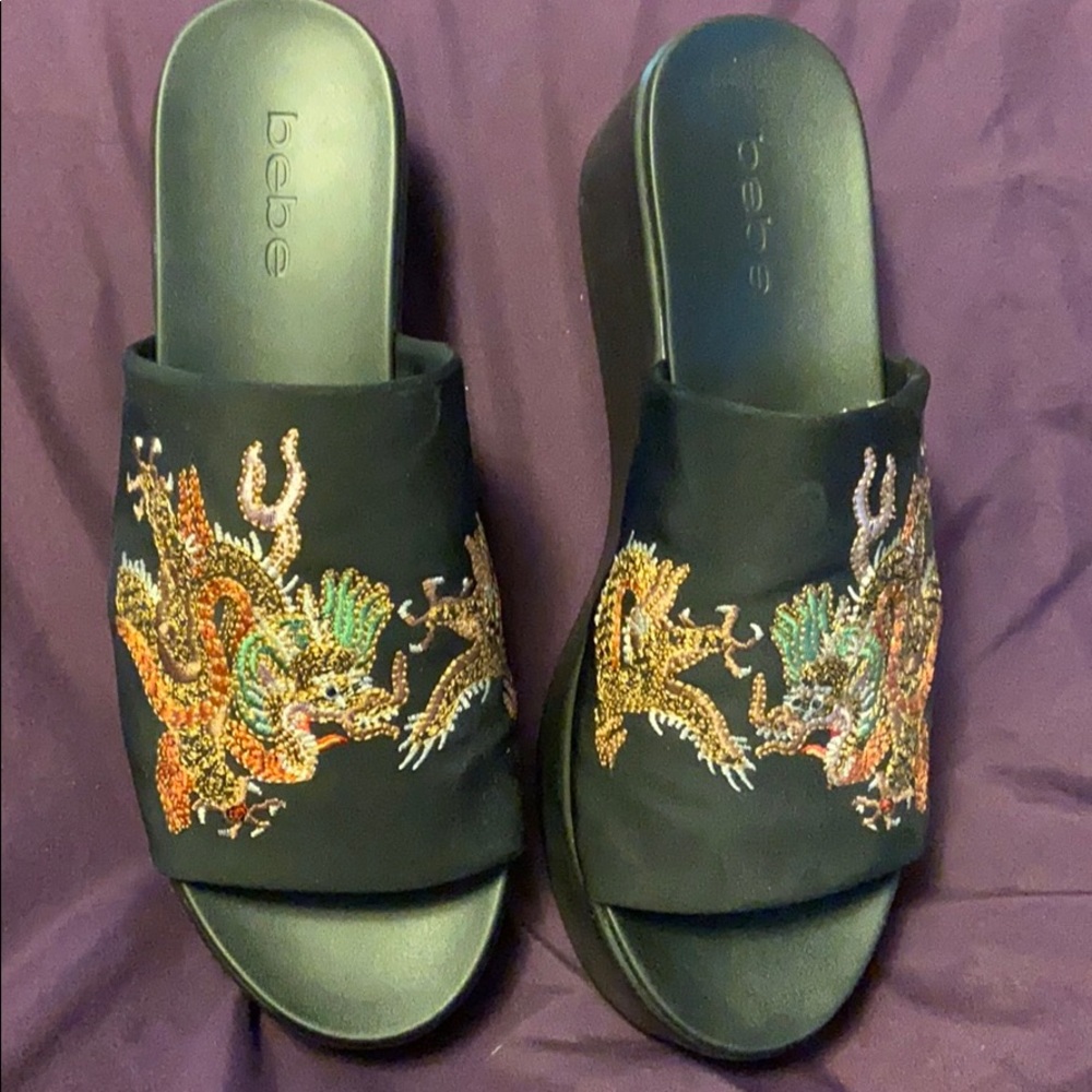 Dragon sandals size 8